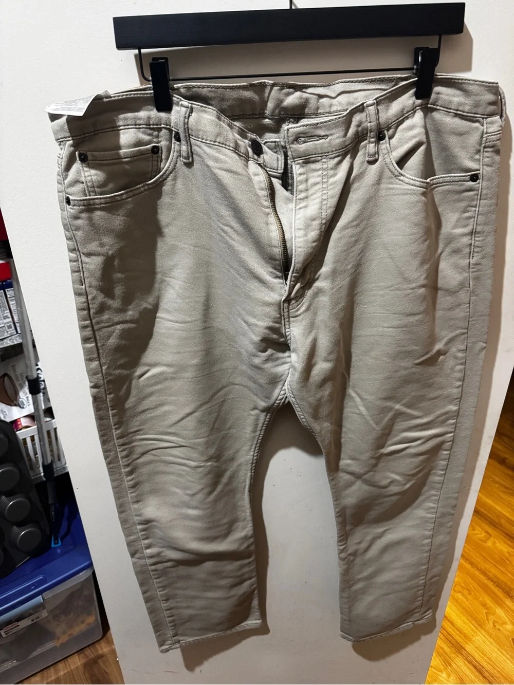 Levi's Men's Light Beige Relaxed Jeans